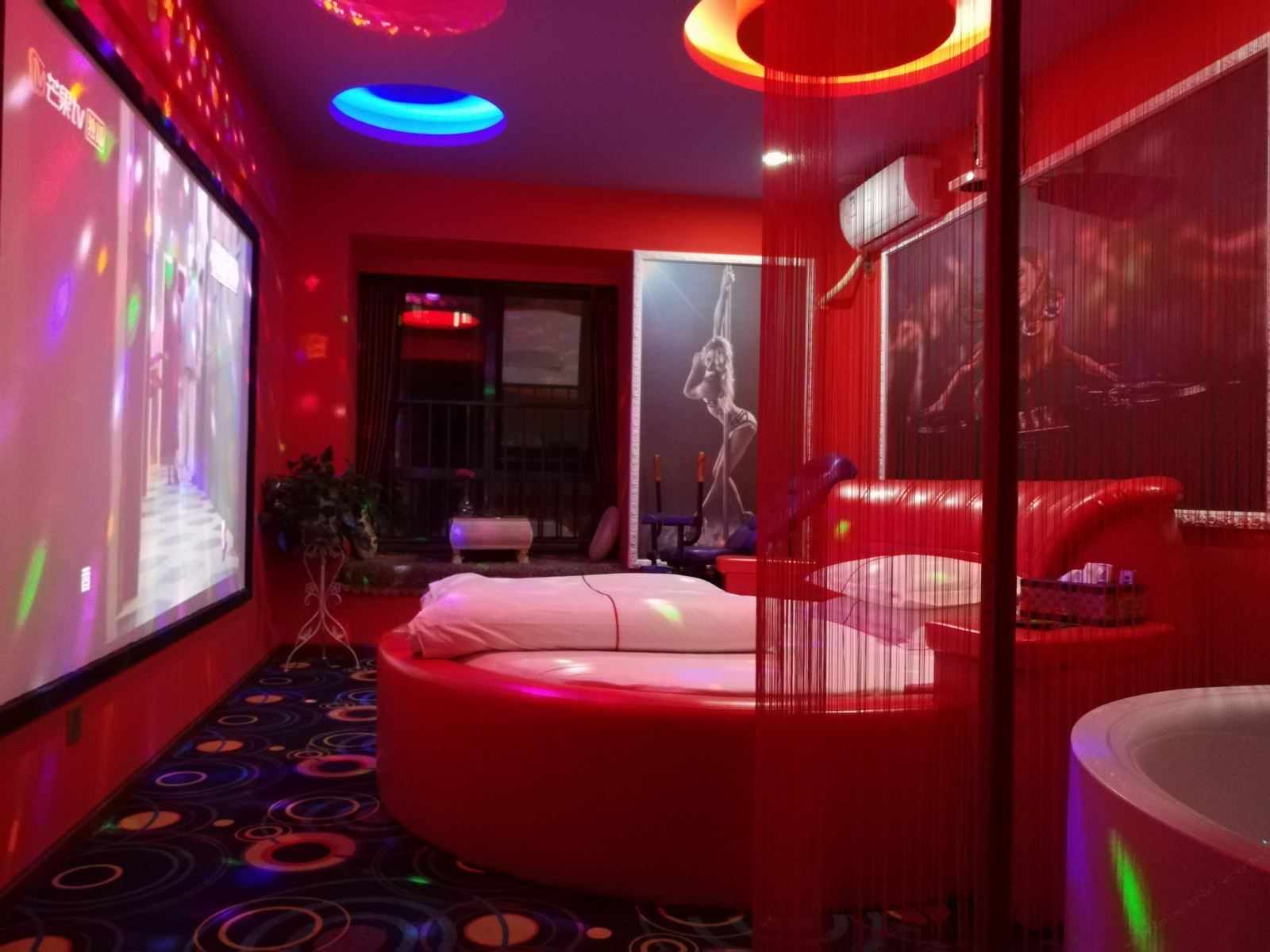夜店狂欢