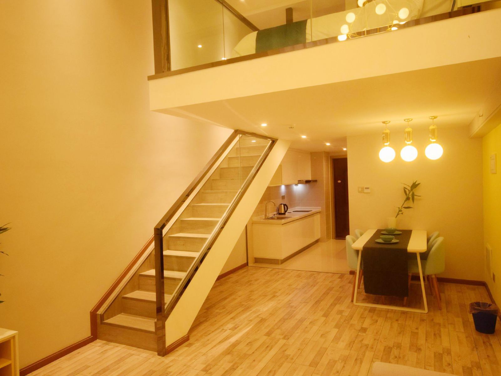 loft跃层大床