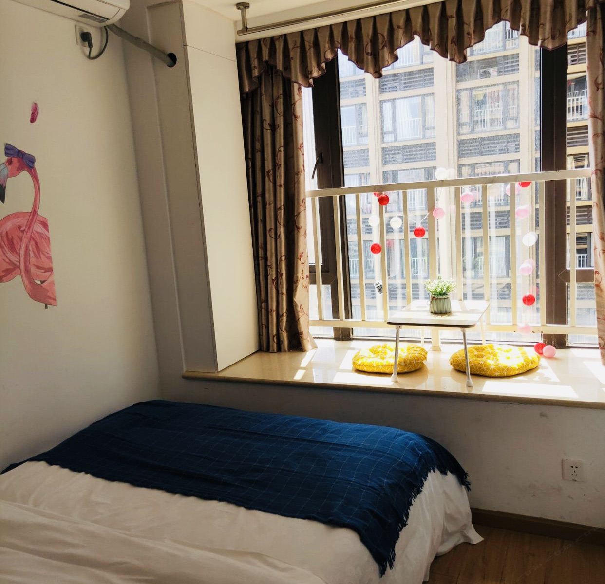 阳光大床房