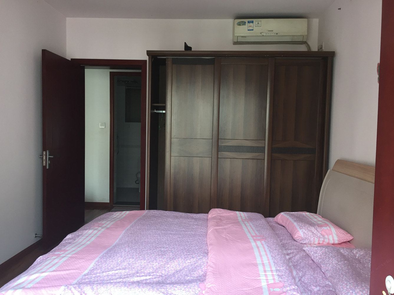 成都宜馨雅筑临近茶店子地铁2号线旅游集散中公寓