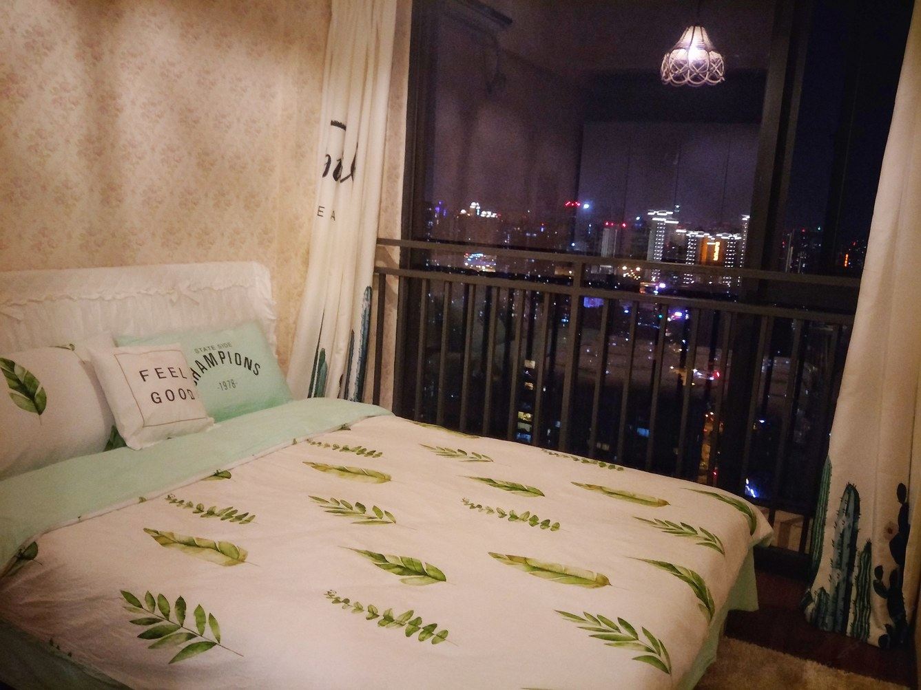 成都媛媛小姐姐公寓