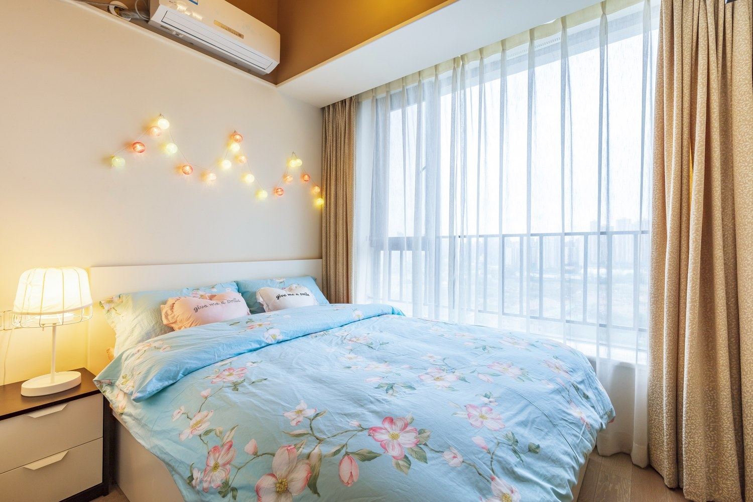 成都东站7号线地铁口雅逸风情小屋(5号店)