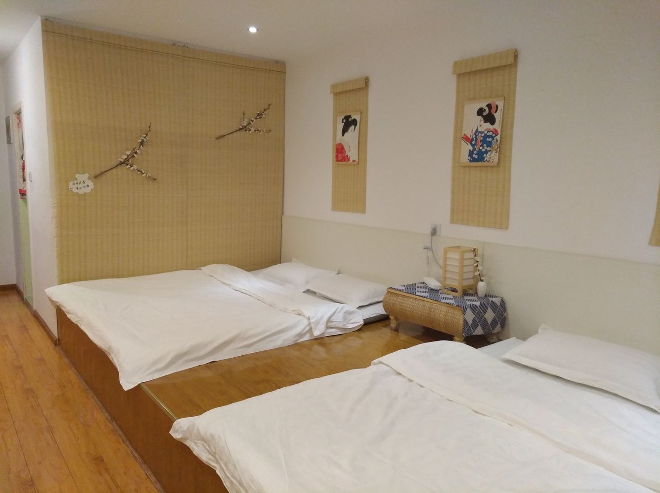 榻榻米一室大床房