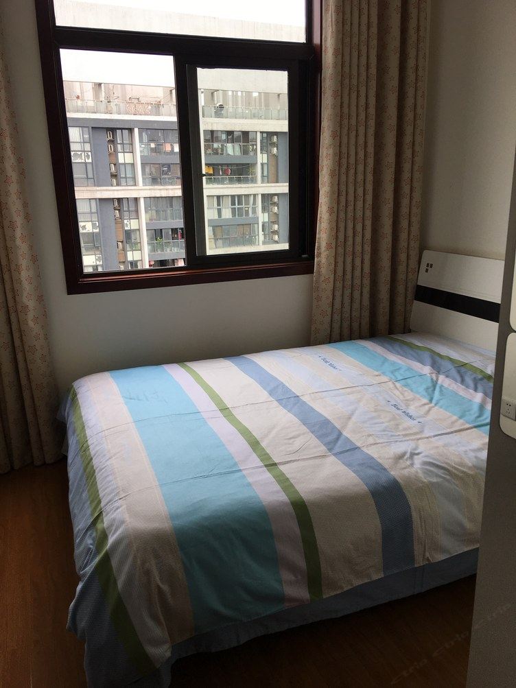 阳光一室二床房