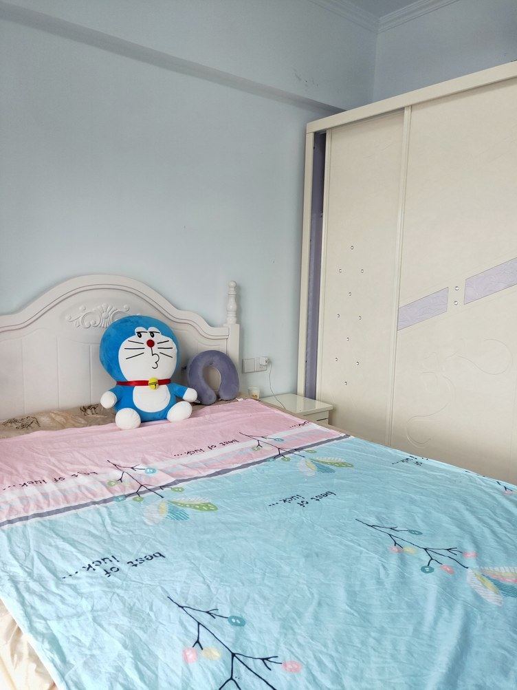 舒适温馨三室一厅套房