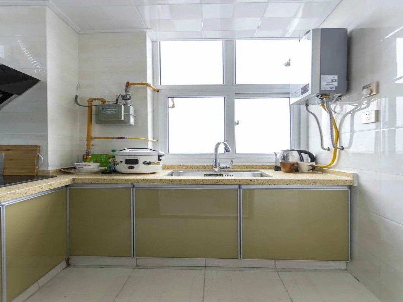 情侣一室大床房