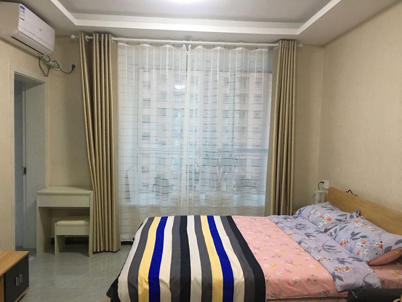 威海陈梁西西公主公寓
