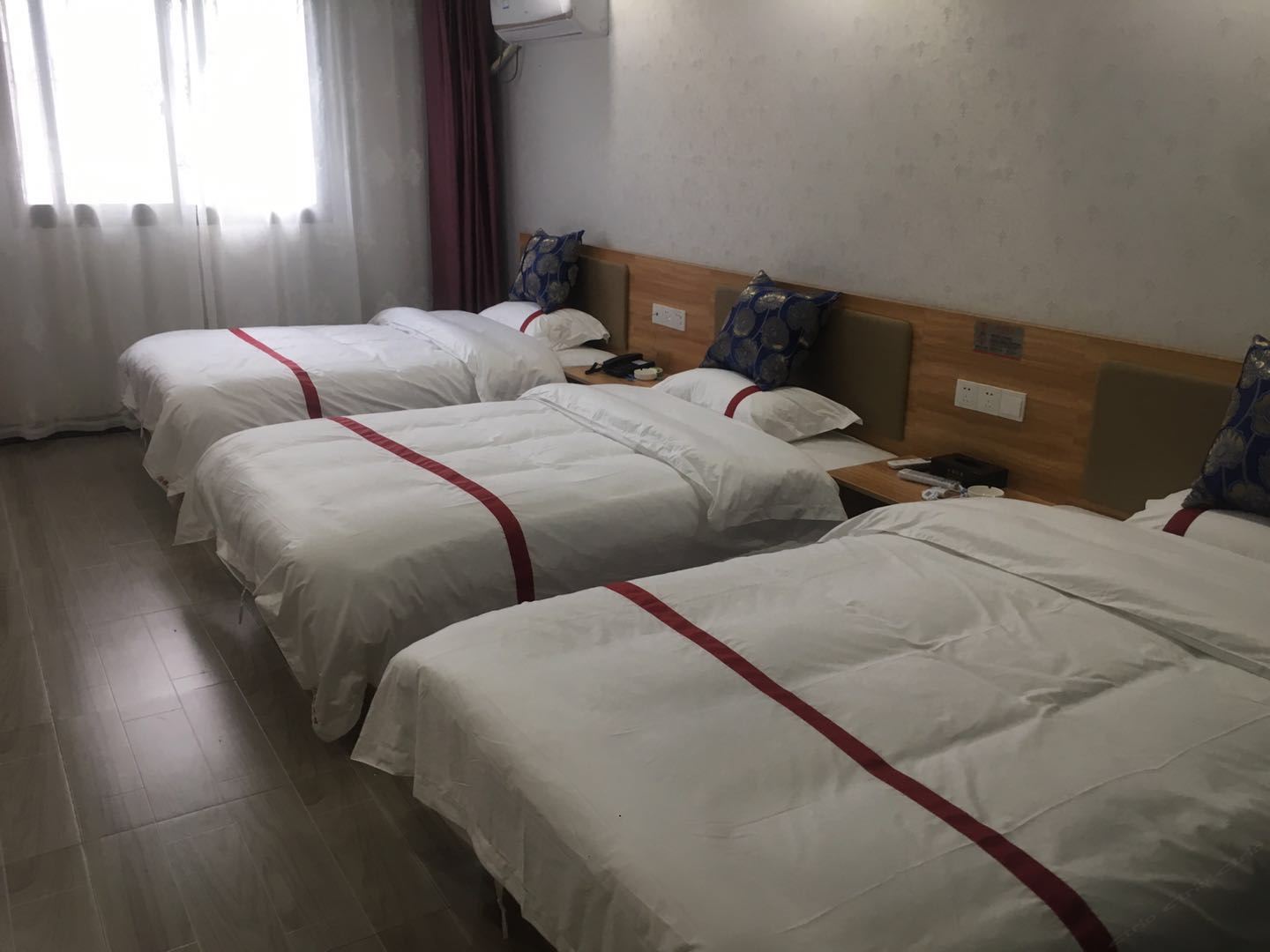 三人房