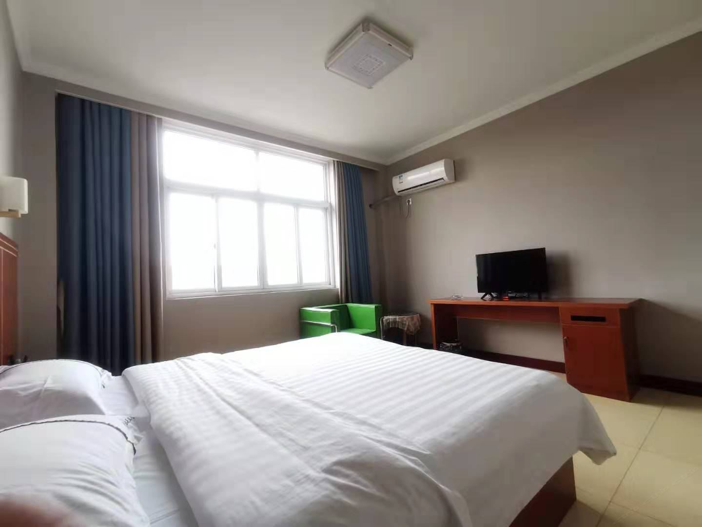 豪华大床房
