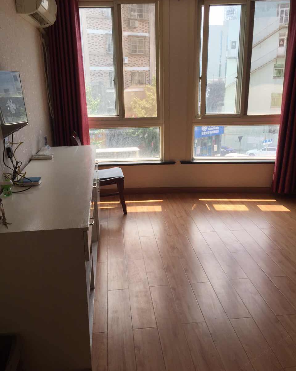豪华大床房