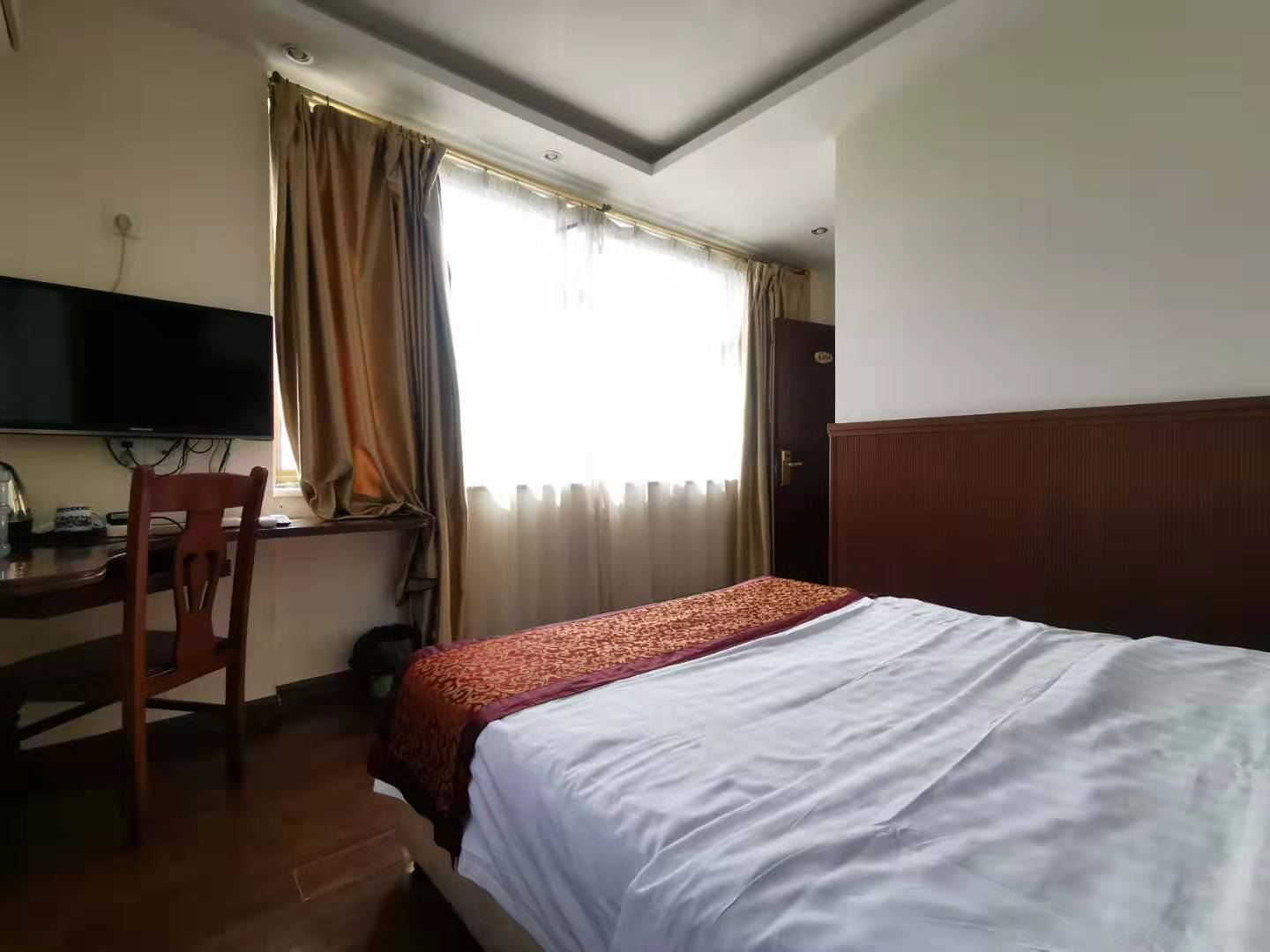 普通大床房