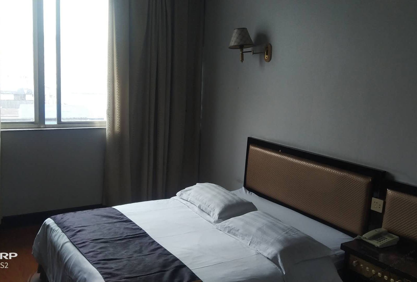 经济大床房