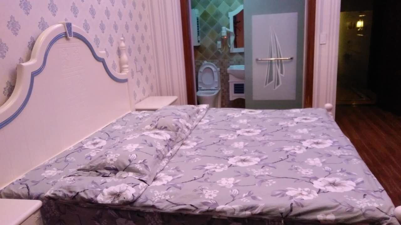 温馨大床间(无窗)
