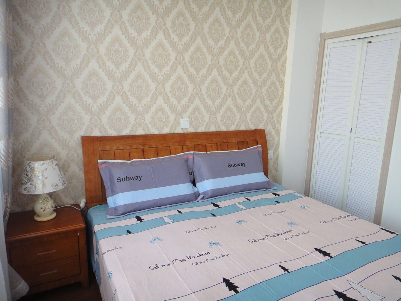 荣成平湖秋月公寓