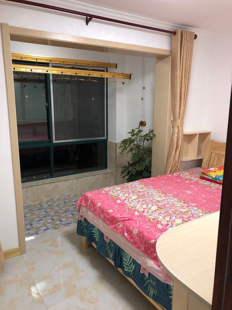 张真公寓(荣成3号店)