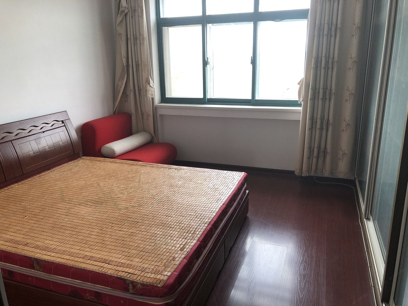张真公寓(荣成2号店)