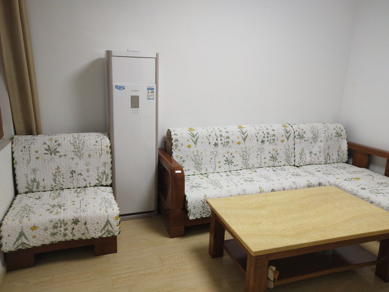 荣成木槿73公寓