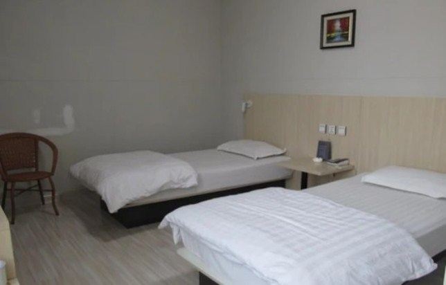 瓦房店四方旅社