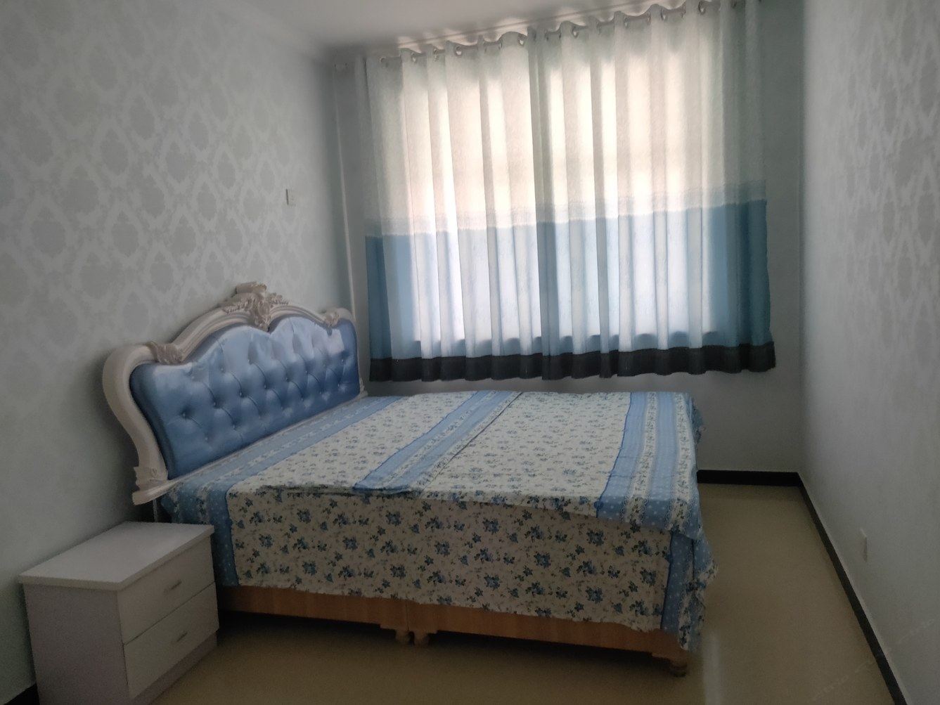 温馨三室二厅套房
