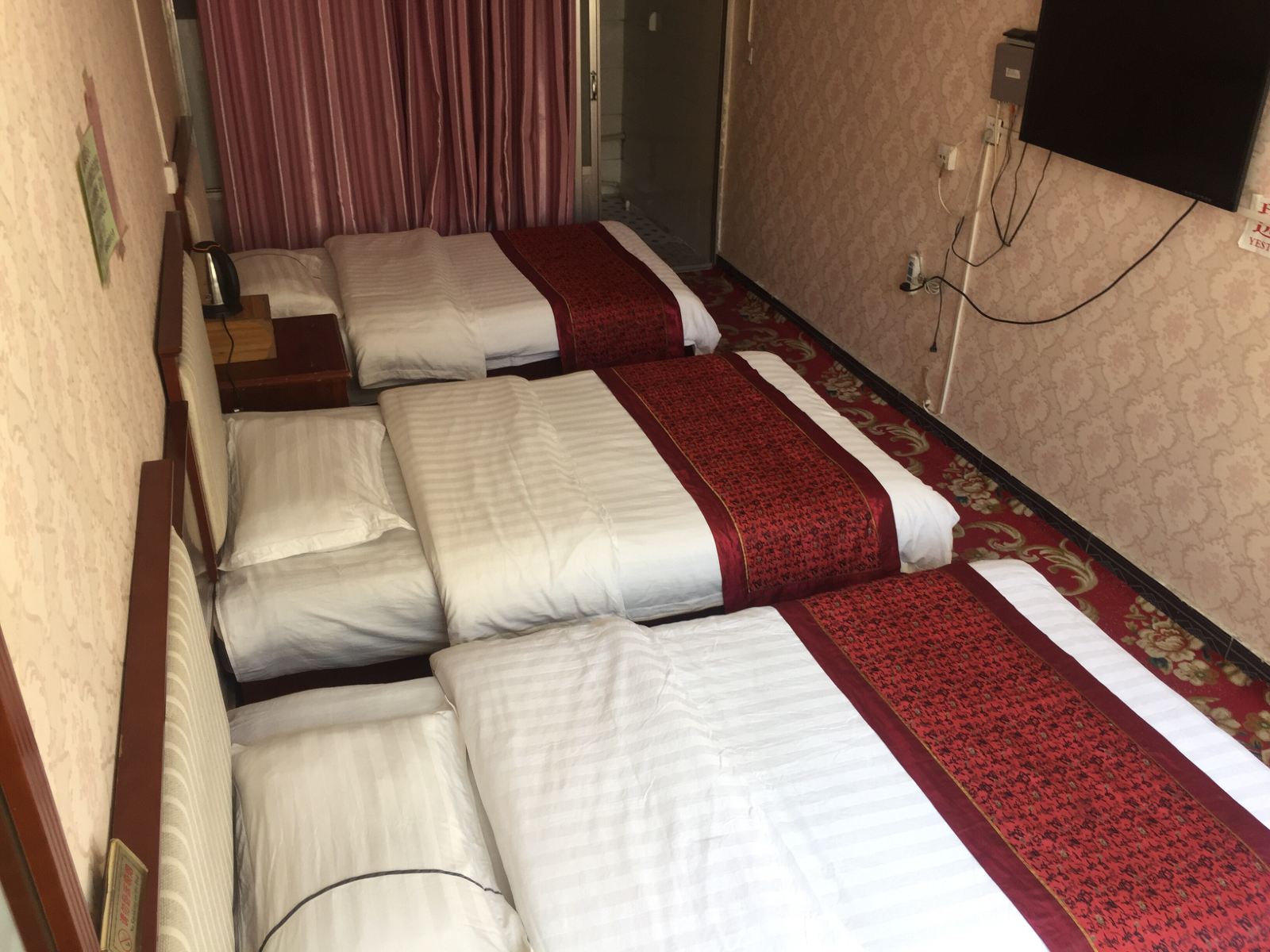 三人房