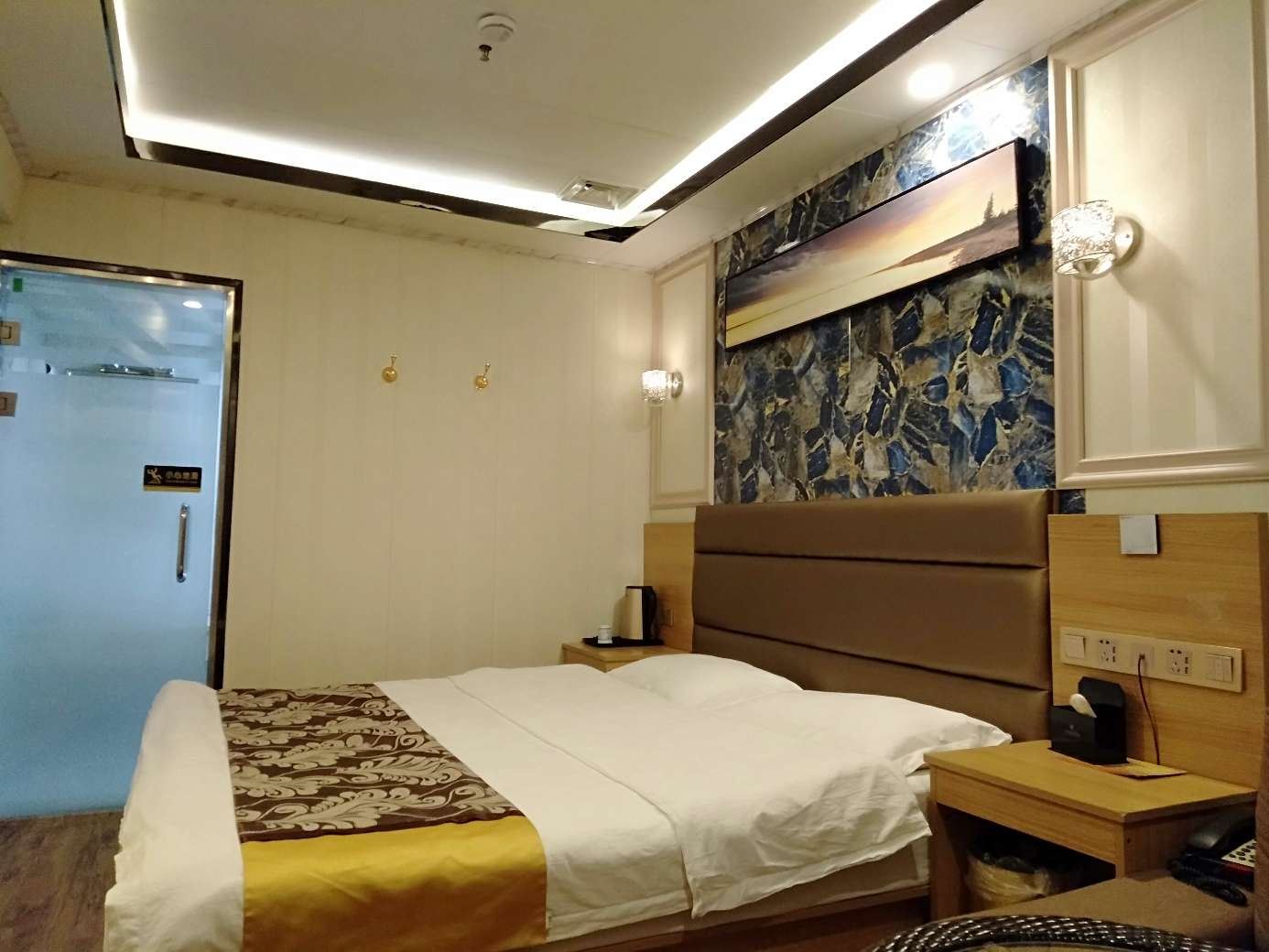 豪华大床房