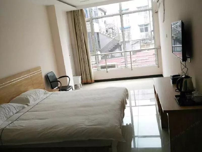 舒适大床房