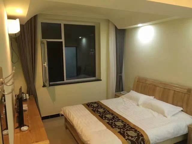 豪华大床房