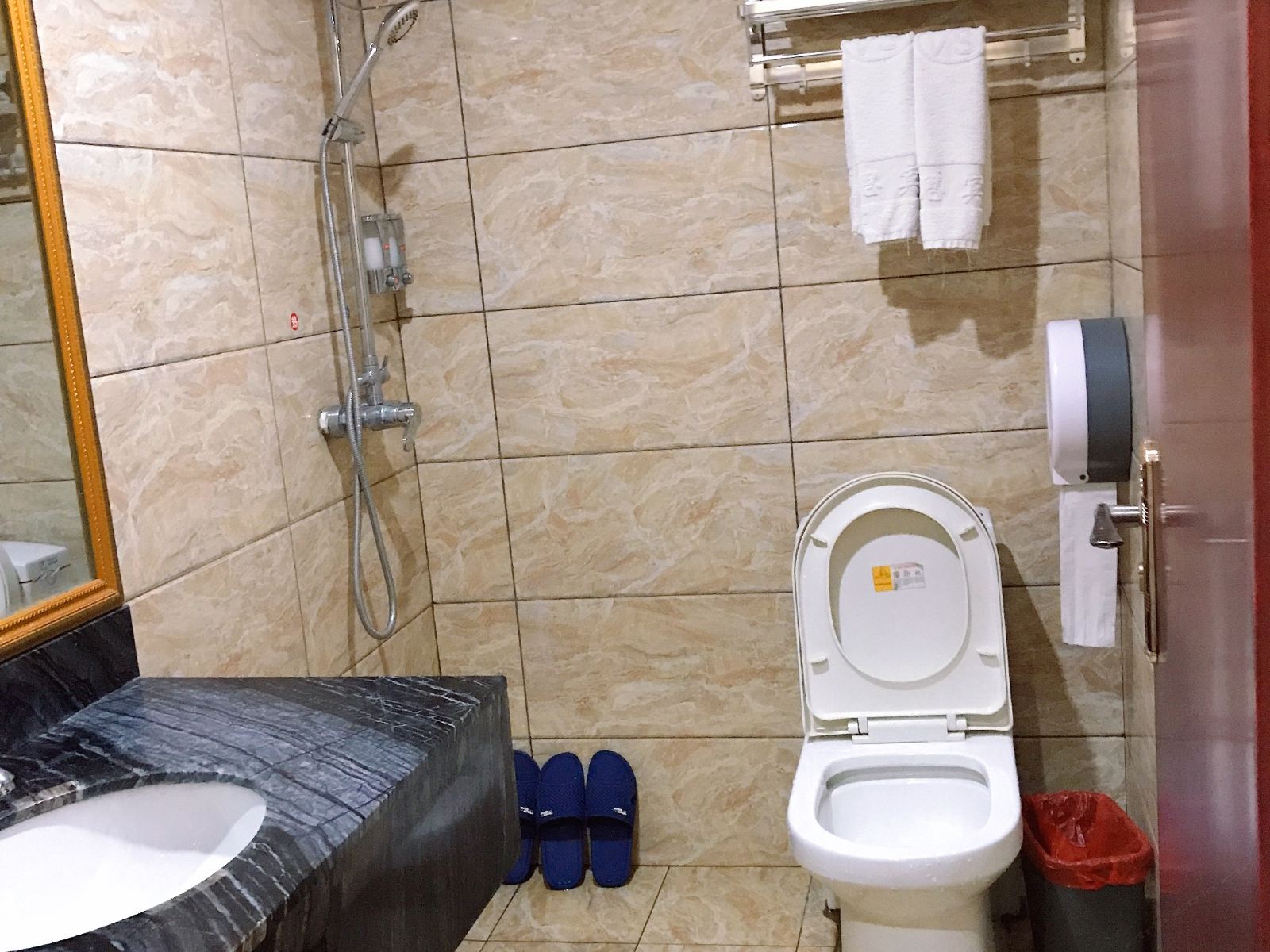 普通单间