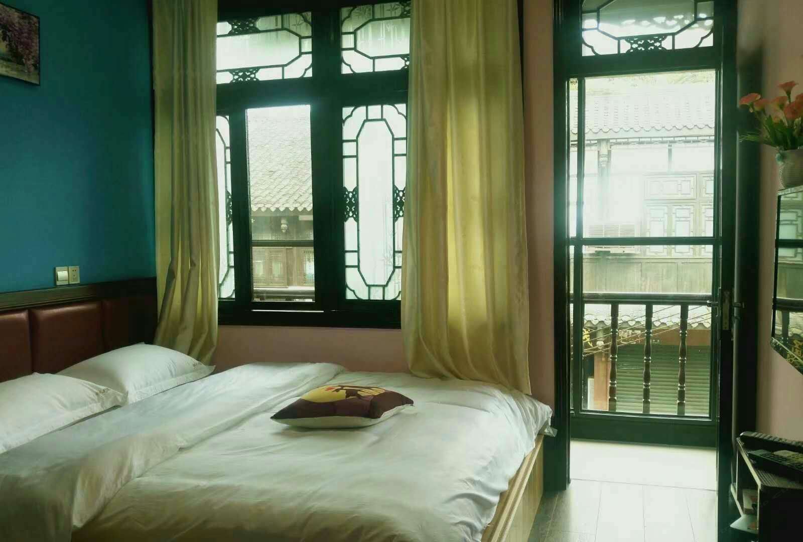 阳台榻榻米大床房