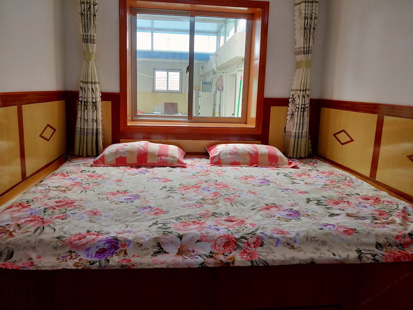 赵芳艺特色民宿(乳山2号店)