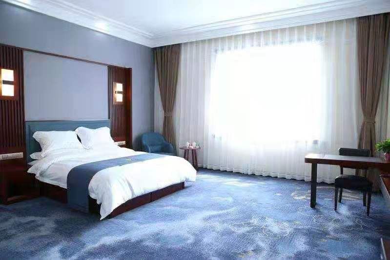 豪华大床房