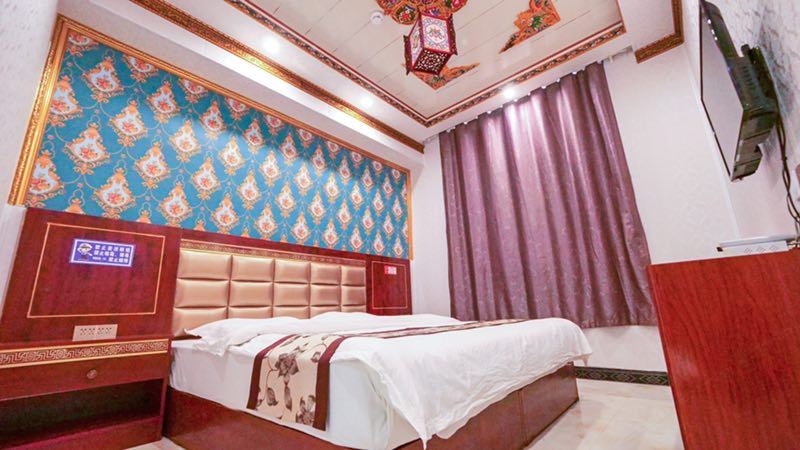 豪华大床房