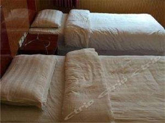 棋牌双床