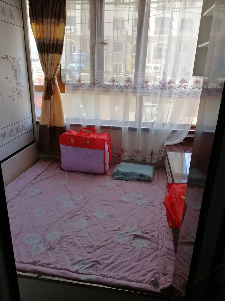 花园三室一厅套房