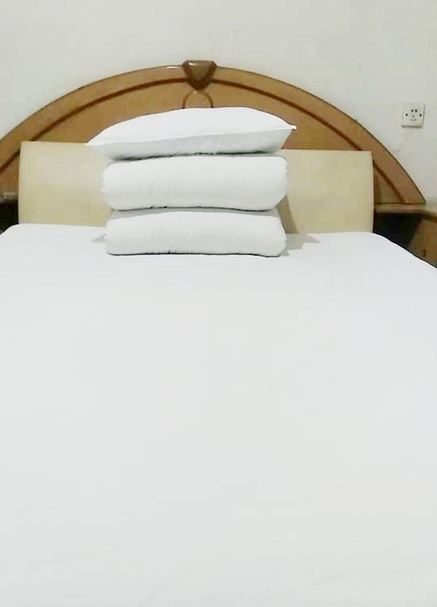 单间(公共卫浴)