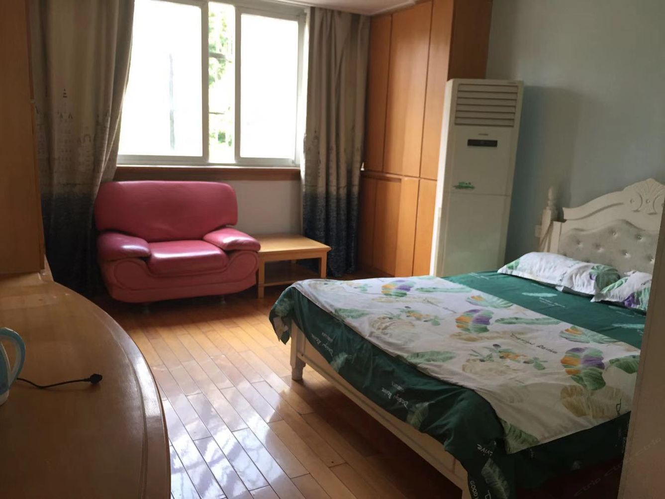 舒适浪漫四室一厅套房