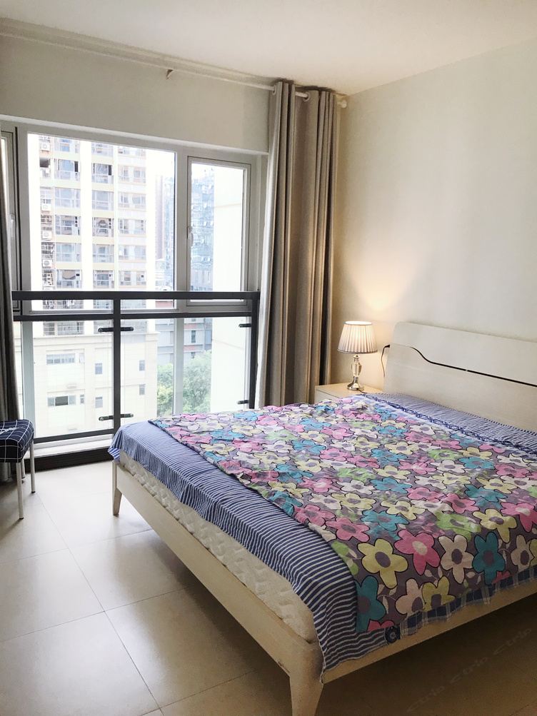 成都建设巷的好吃妞公寓