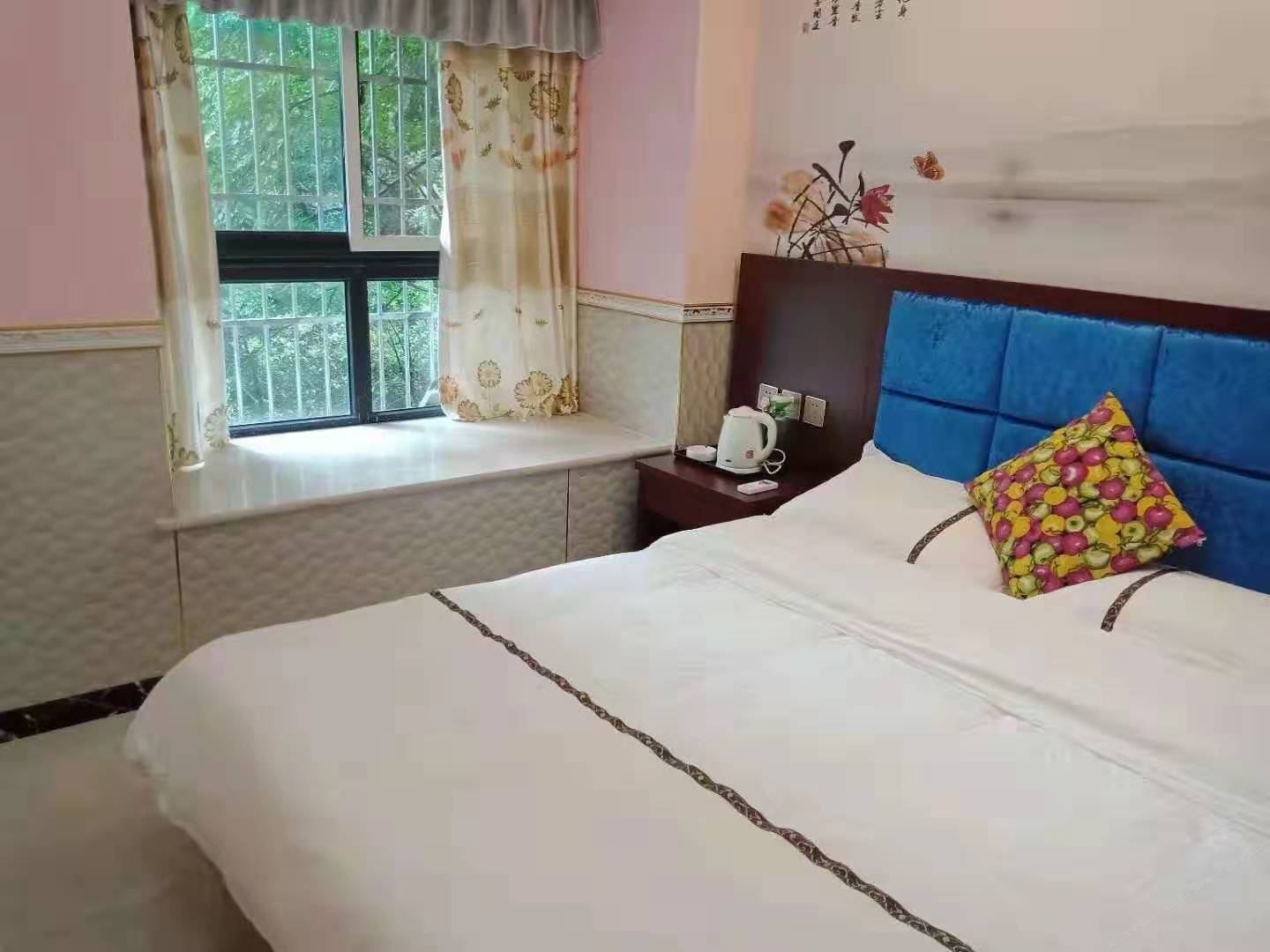 豪华大床房