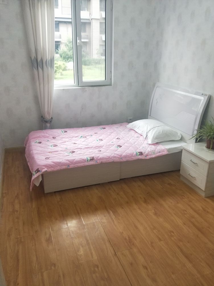 舒适三室一厅套房