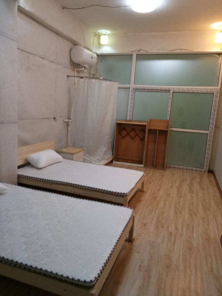 简约二室二床房
