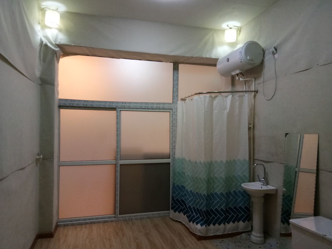 简约二室二床房