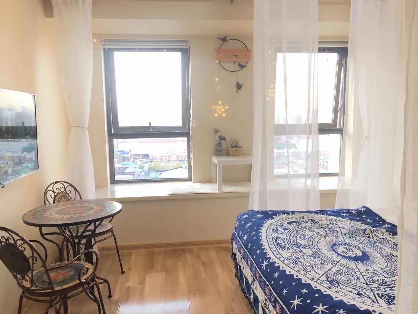 东南亚帏幔风格大床房