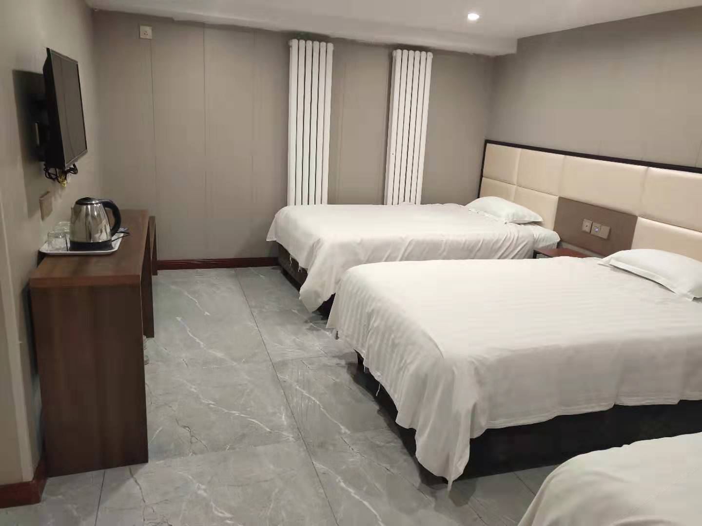 经济三人间(无窗)