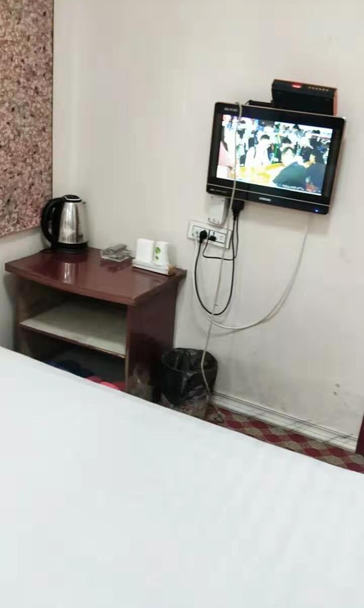 普通大床房（公共卫浴）