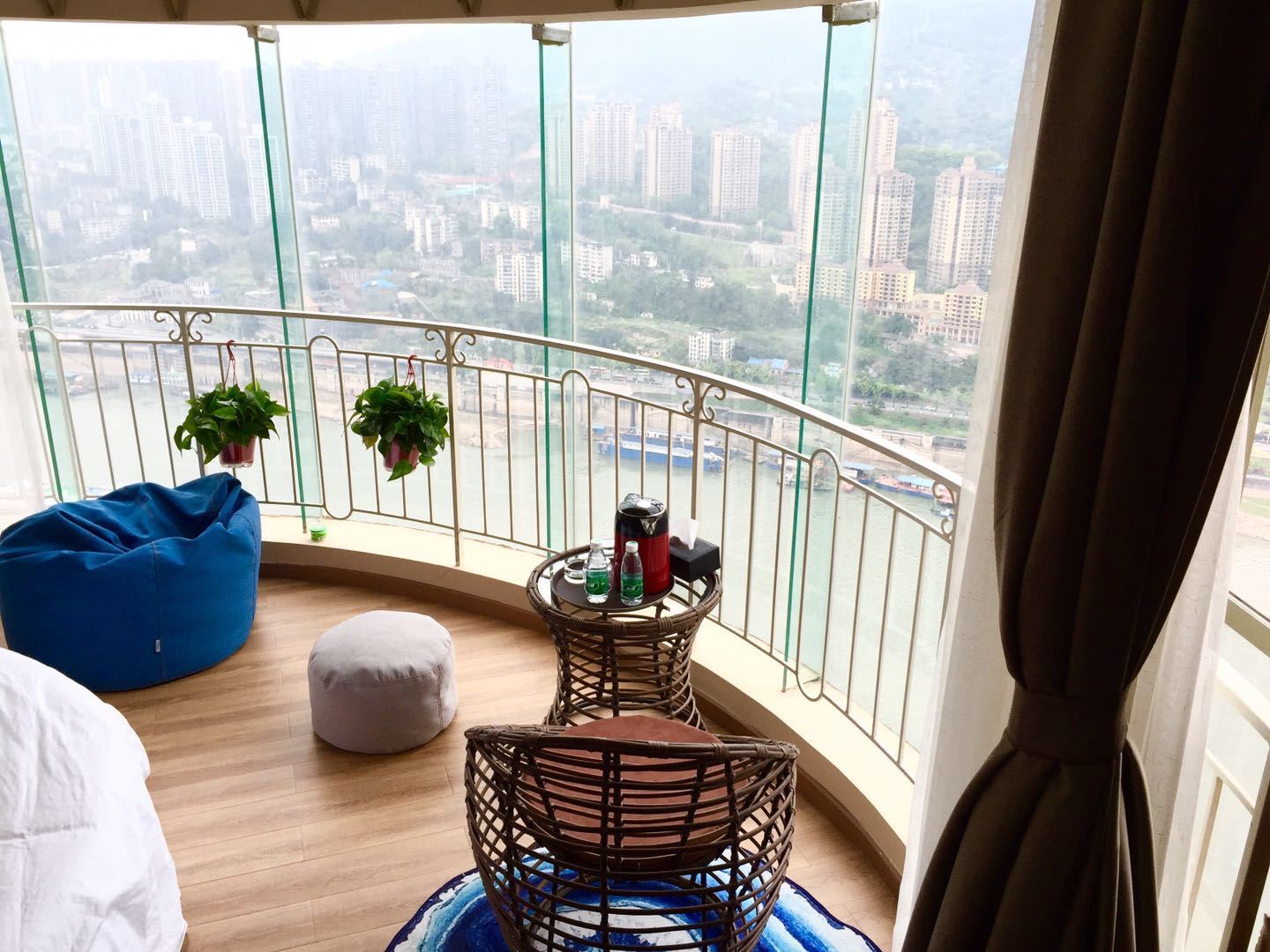 绝美江景环形大圆床房