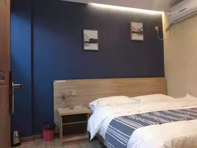 经济大床房(无窗)