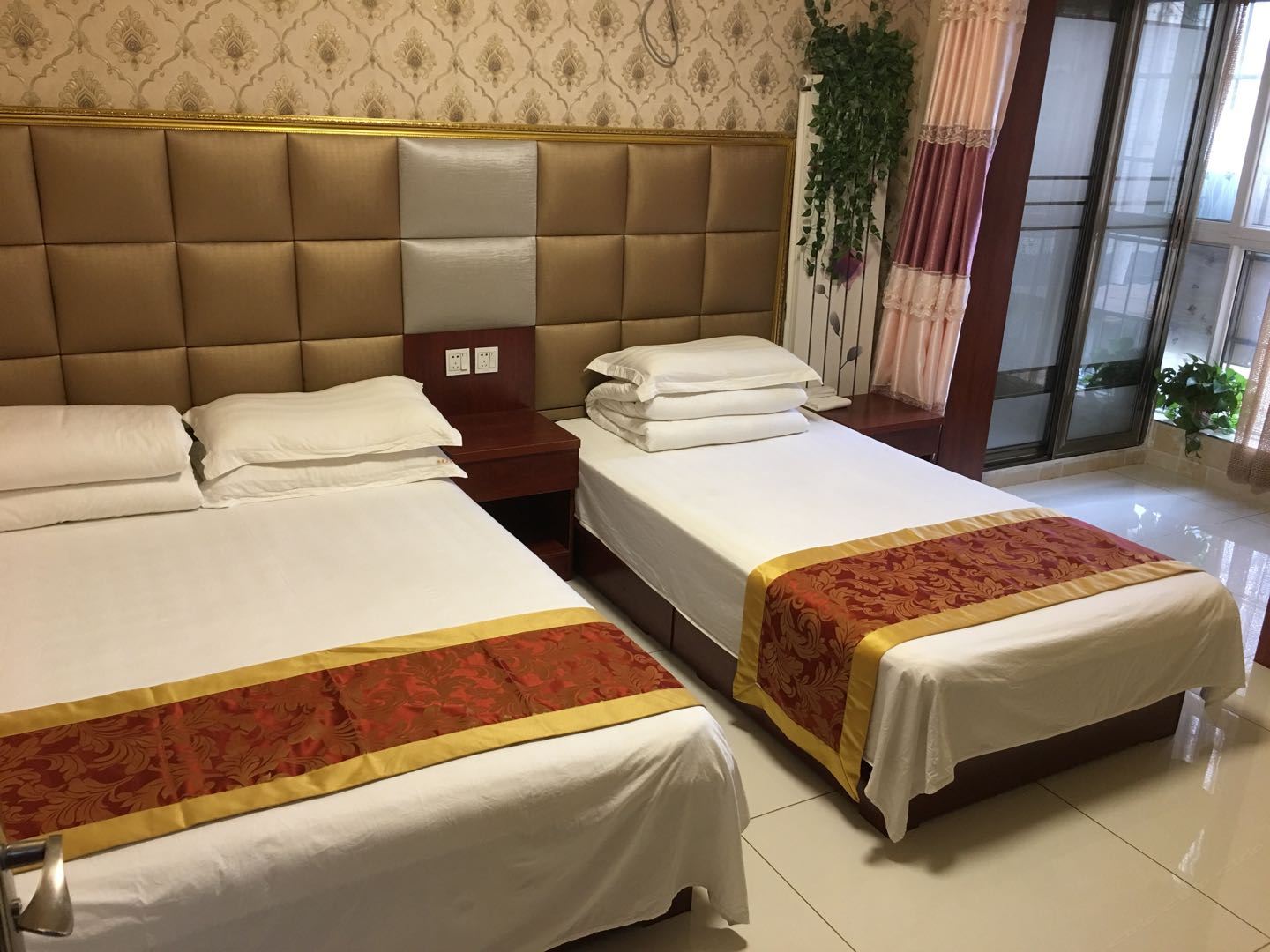 阳光家庭间