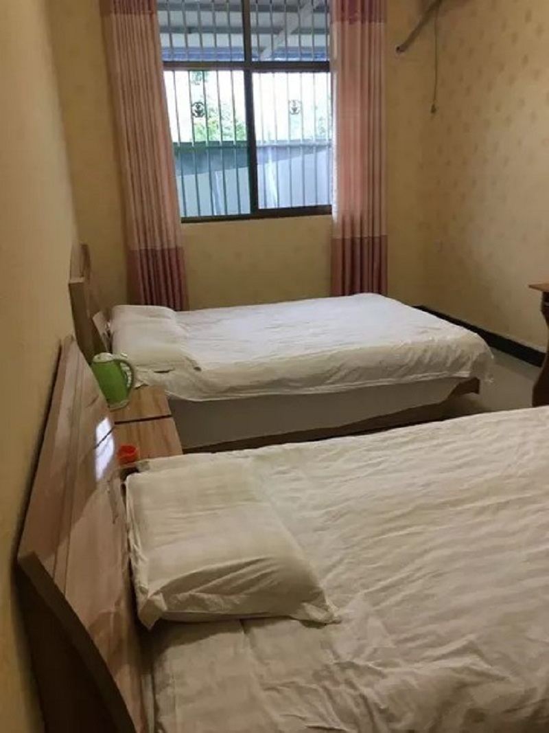 四人间