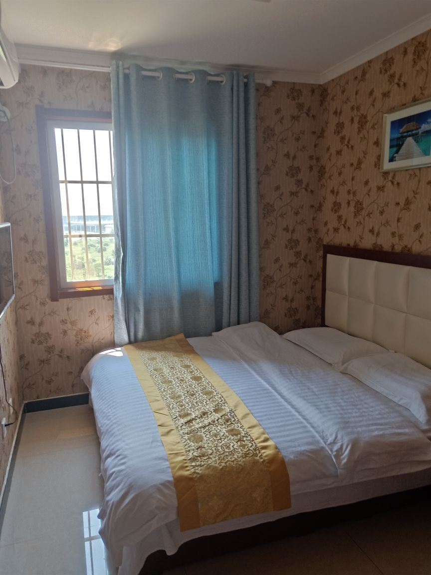 温馨大床间(公共卫浴)