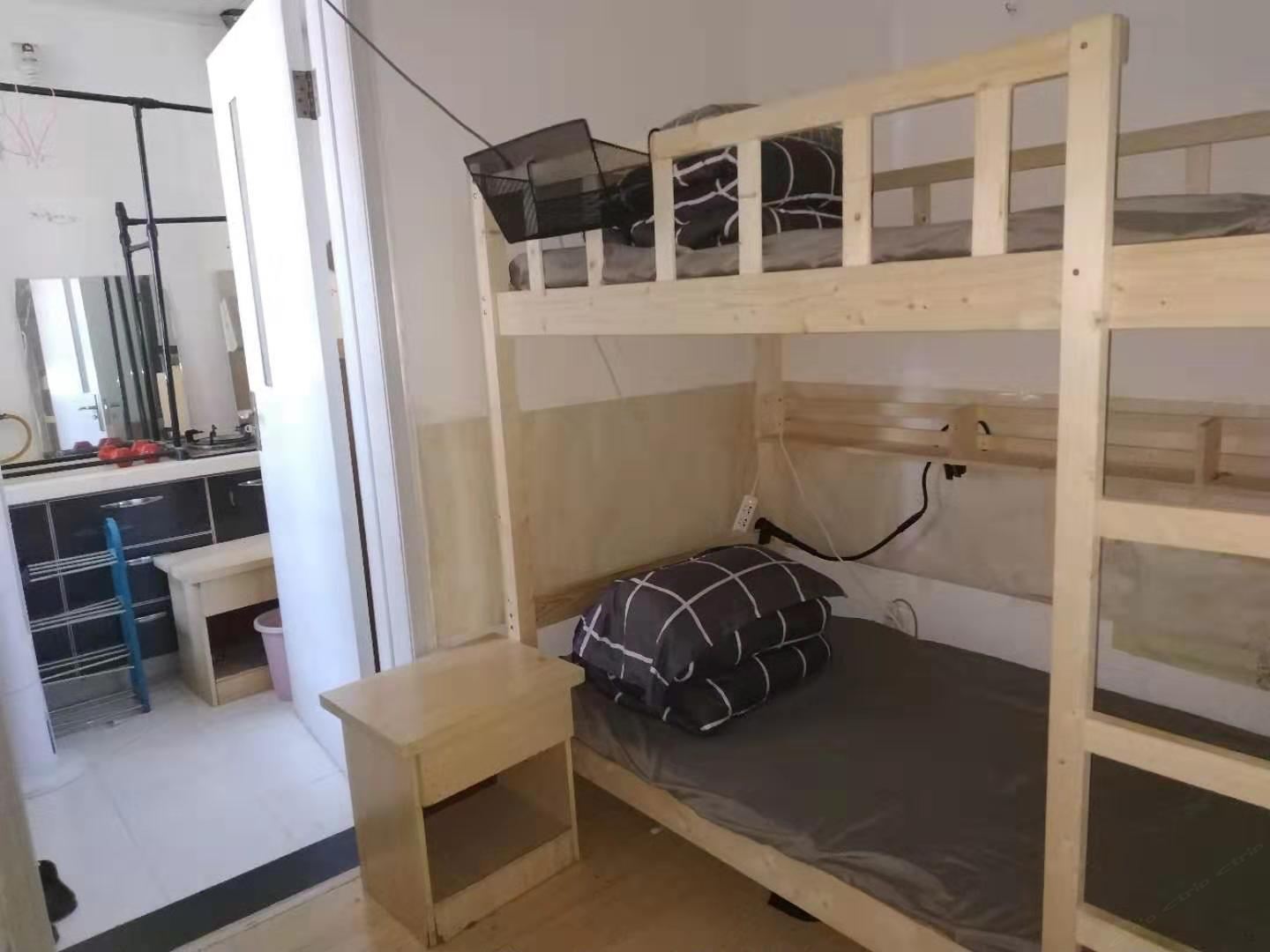 双人间(床位)(公共卫浴)